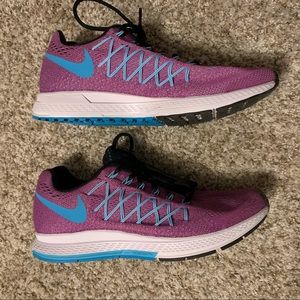 Women’s Nike Sneakers Size 10